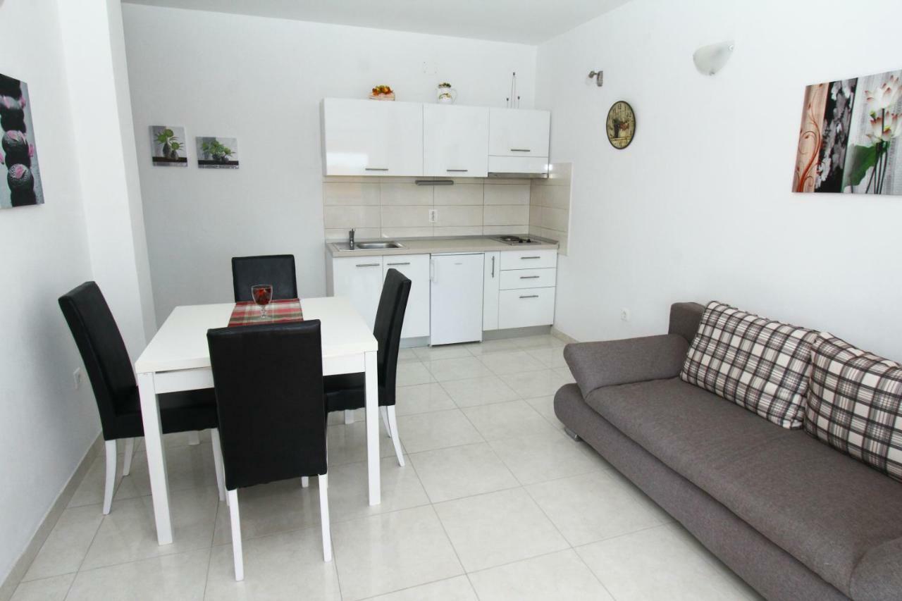 Apartmani Roje Sveti Filip I Jakov Εξωτερικό φωτογραφία